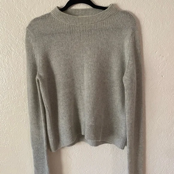 The Row Luxurious Cashmere Crewneck Sweater Size M Gray Classy Chic Effortless